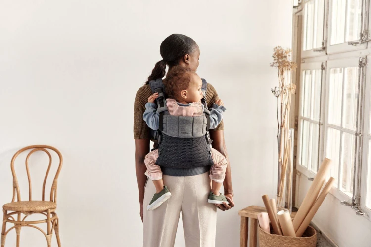 pol_pl_BABYBJORN-nosidelko-Harmony-3D-Mesh-Antracyt-sliniaczek-do-nosidelka-Harmony-10040_8.jpg