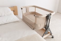 łóżeczko-dostawione-do-łóżka