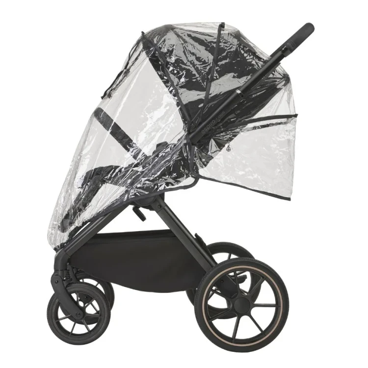 folia-przeciwdeszczowa-założona-na-spacerówkę