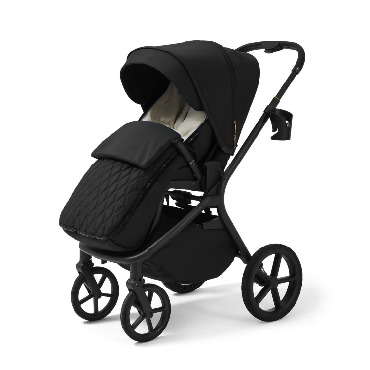 Inspiro-future-design-wózek-dziecięcy-2w1-pure-black-osłonka-na-nogi.jpg