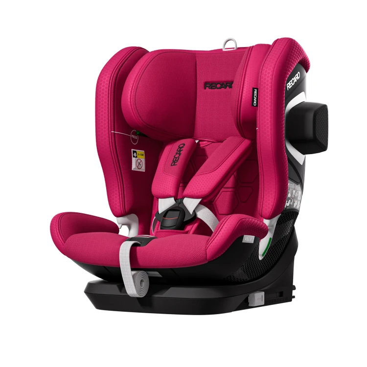 Recaro-Velix-1-Wow-Pink--fotelik-uniwersalny---widok-po-skosie-z-zalozona-oslona-boczna.webp